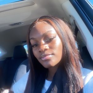 Meet your Posher, Michaela